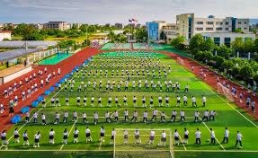 世体：米兰愿意出售莱奥，巴萨正在密切关注球员