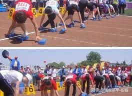 TA：范德芬的速度和力量令人难以置信；西蒙斯表现堪称完美