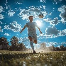 🚨 突发：皇家马德里与里昂就恩德里克的租借协议达成一致，基础租借费为100万欧元，但球员每首发满5场比赛，里昂将减少支付20万欧元。